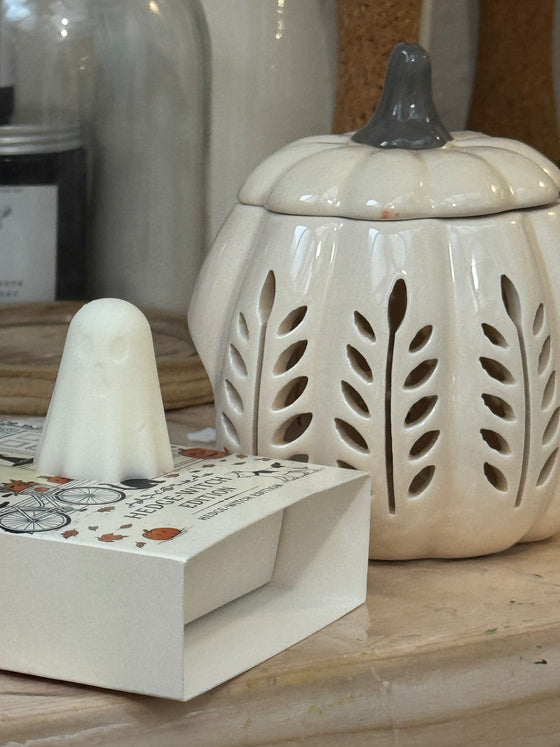 Pumpkin Spice Ghost Melts