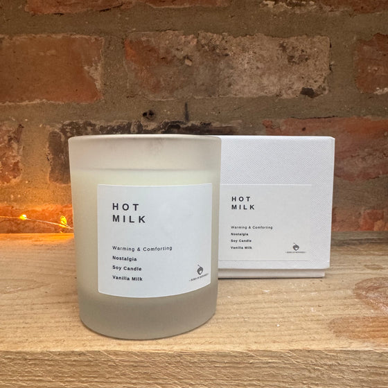 Hot Milk Candle – Comforting Winter Scent in Frosted Glass 30CL